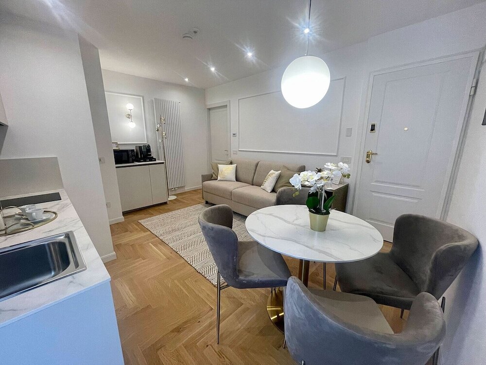 Фото Bellagio Luxury Suites Apartments