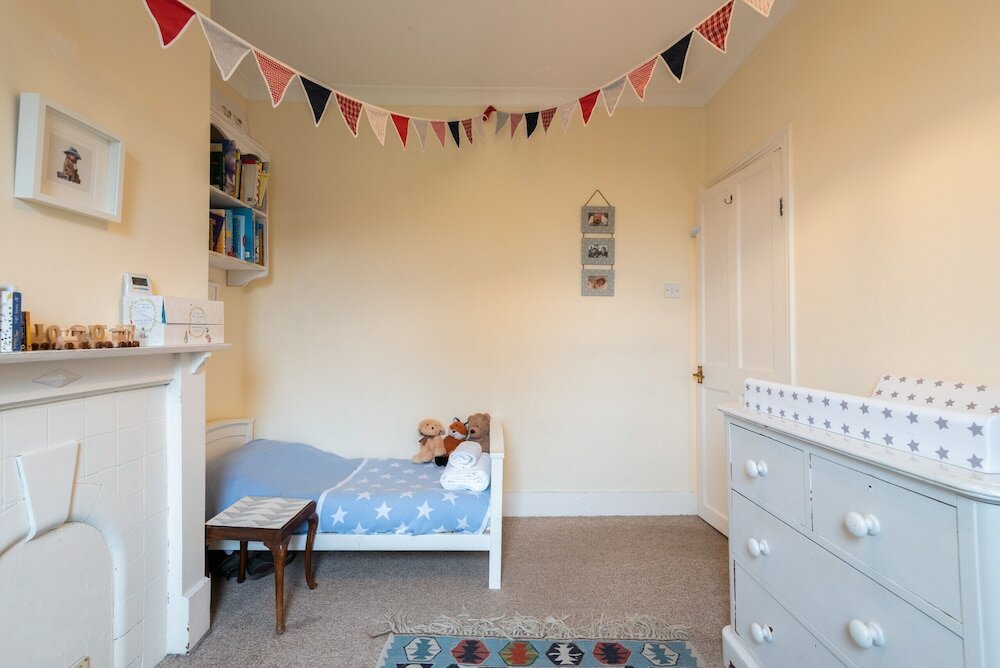 Фото Charming Victorian Family Home in Wimbledon