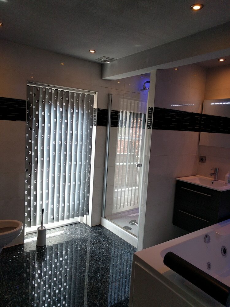 Фото Luxe Apartment - Near Town Hall