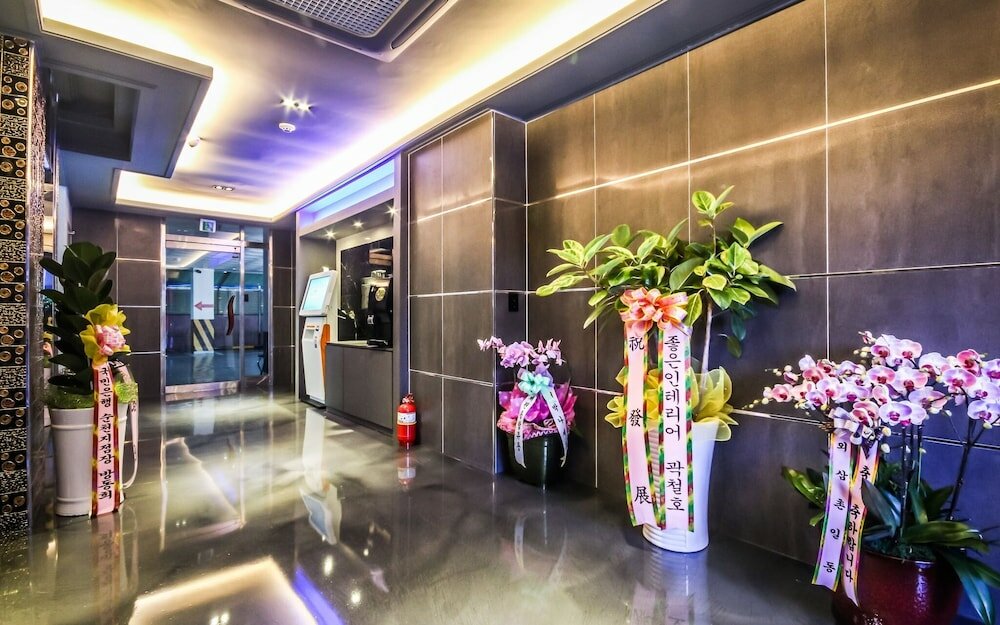 Фото Yeosu Luna Hotel