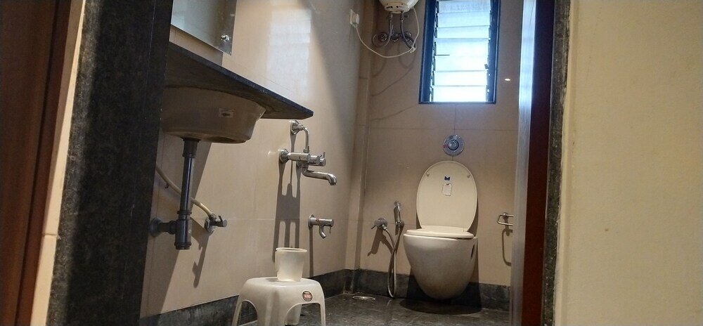 Фото Hotel Sumanchandra Suites