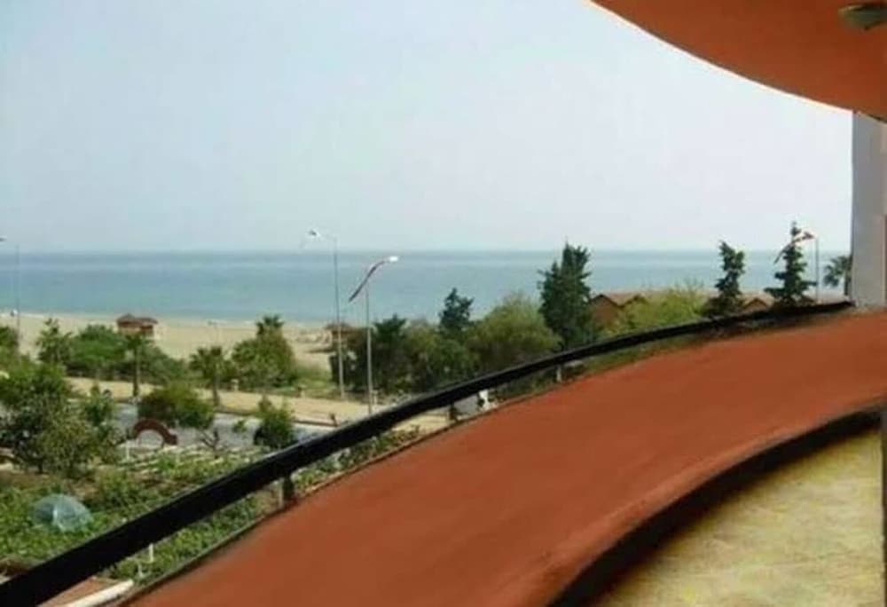 Фото Seasons Hotel