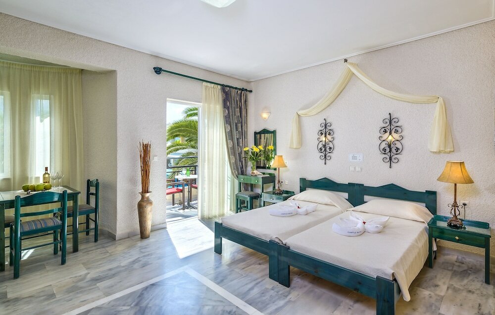 Фото Hotel Castle Suites