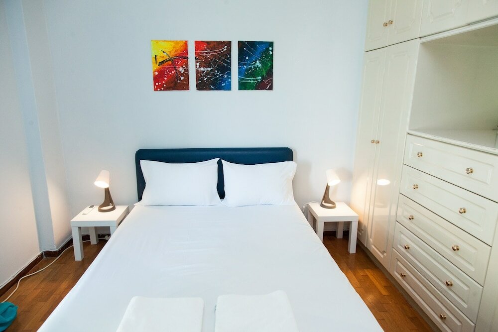 Фото Brand new apt in central Athens