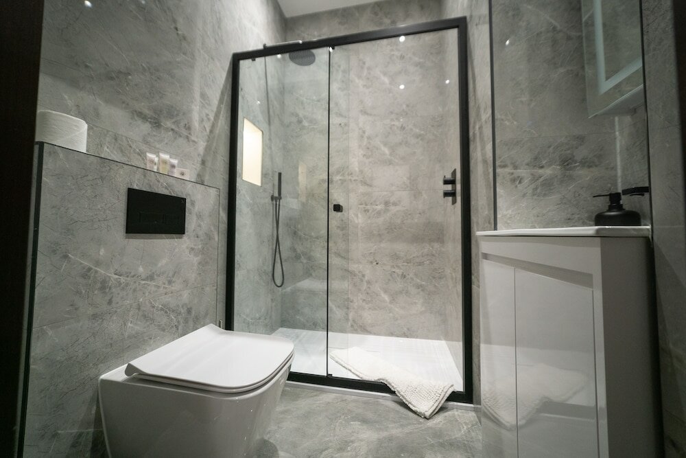 Фото 1&2 Br Apts near Holloway Train Station