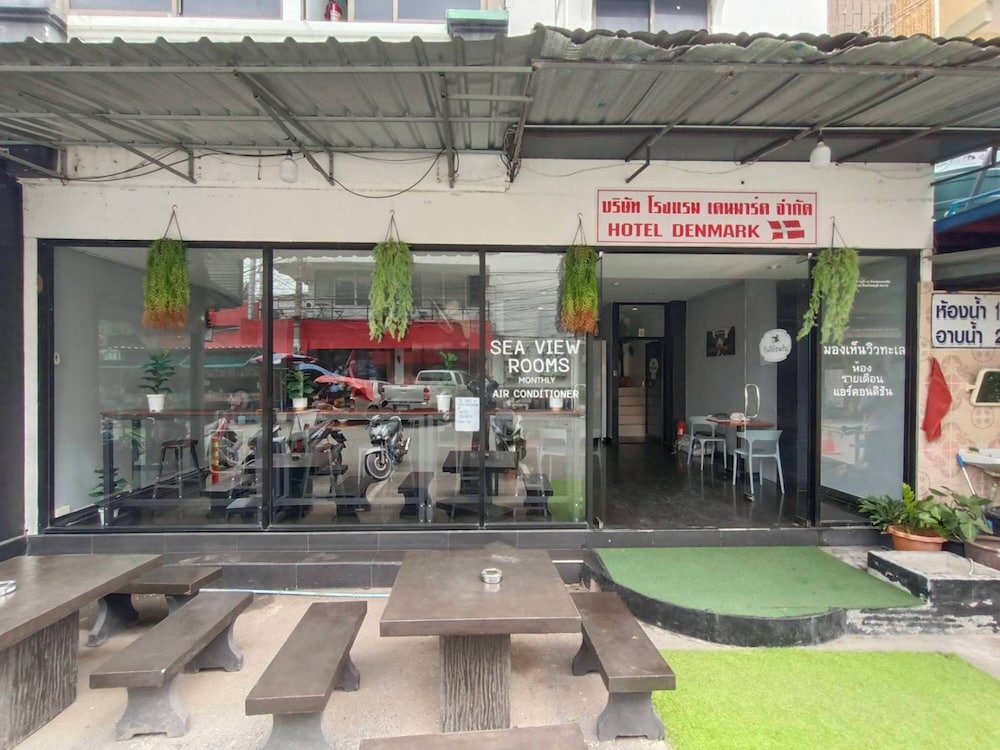 Фото Happy Jomtien - Beachfront