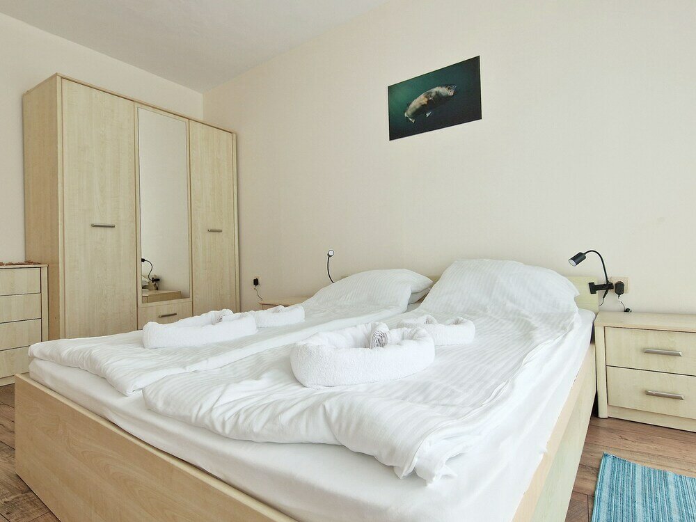 Фото Marty's Beachfront Apartments