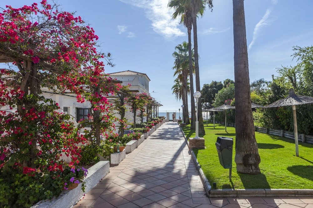 Фото Playa De La Luz Hotel