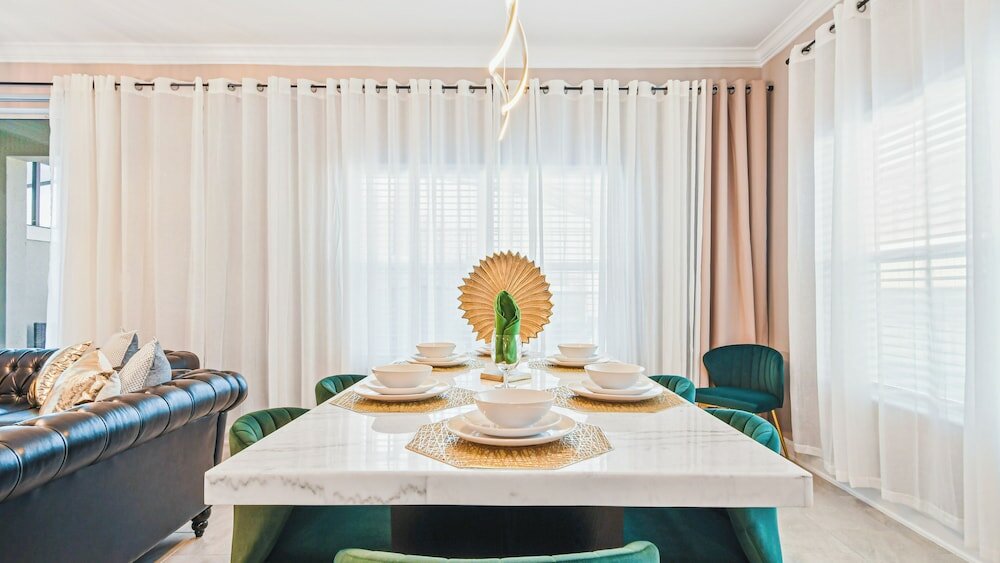 Фото Storey Lake Pool Villa 4327