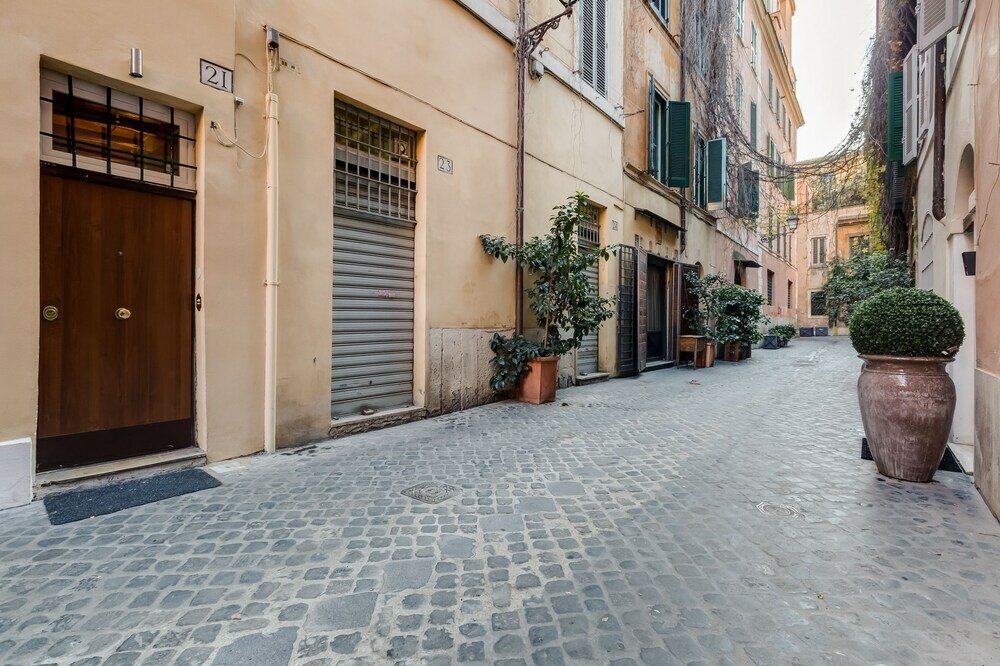 Фото Colonna Suite - Spanish Steps Suite & SPA