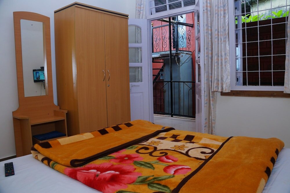 Фото Hotel Godai Girikunj