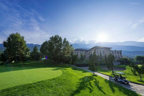 Гостиница Dali Art Golf Hotel