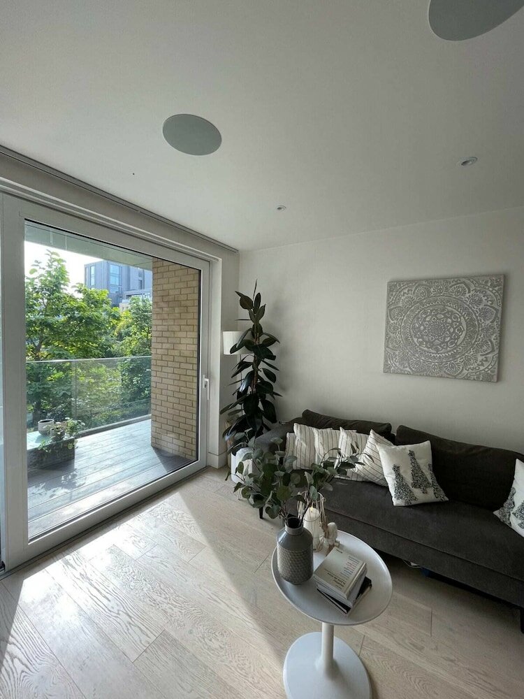 Фото Chic 1bd Flat by the River Thames - Fulham!