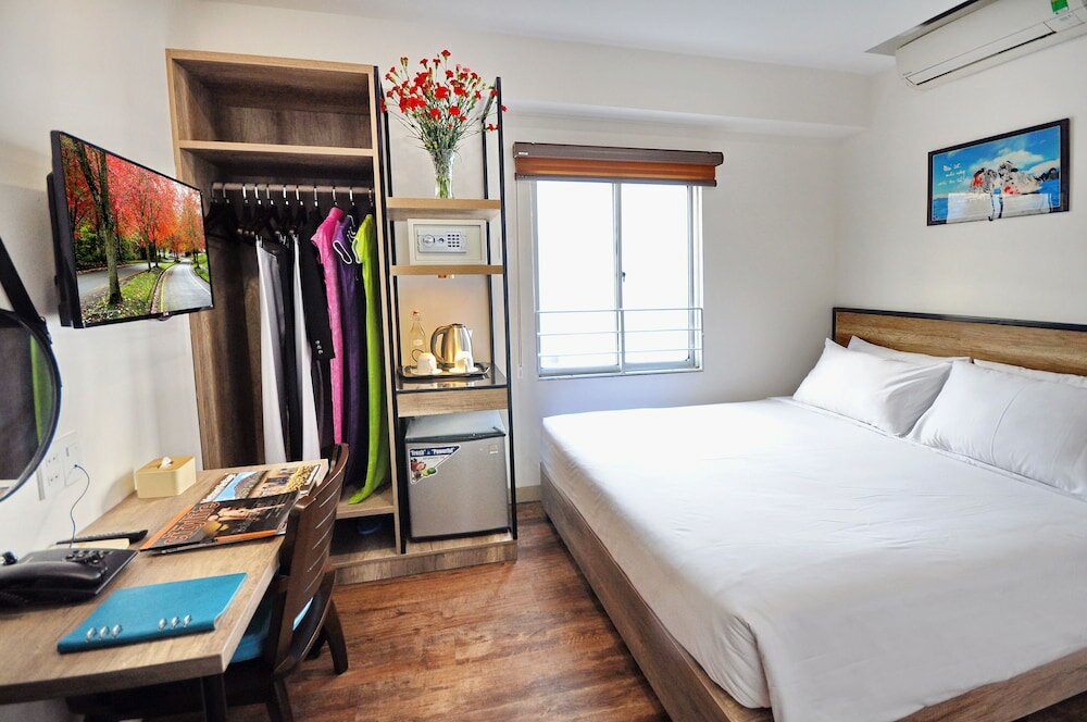 Фото Golden Lotus Hotel