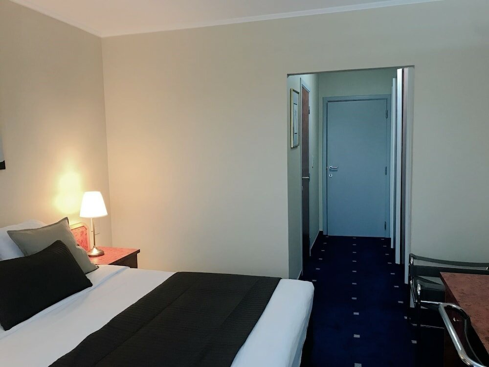 Фото Park Hotel Airport