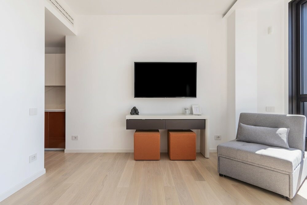 Фото Easyhomes - Central Tower