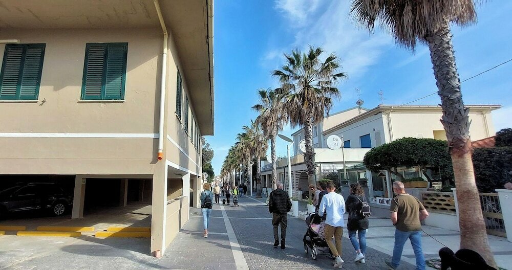 Фото Bed and Parking Cecina Rooms