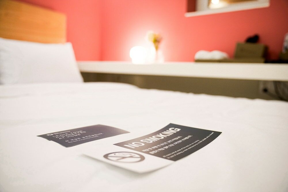 Фото Simple Stay Hotel
