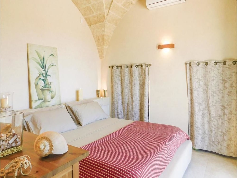 Фото Li Fani Luxe Pool Stone House