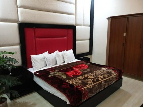 Гостиница Hotel Sareena Residence в Мултане