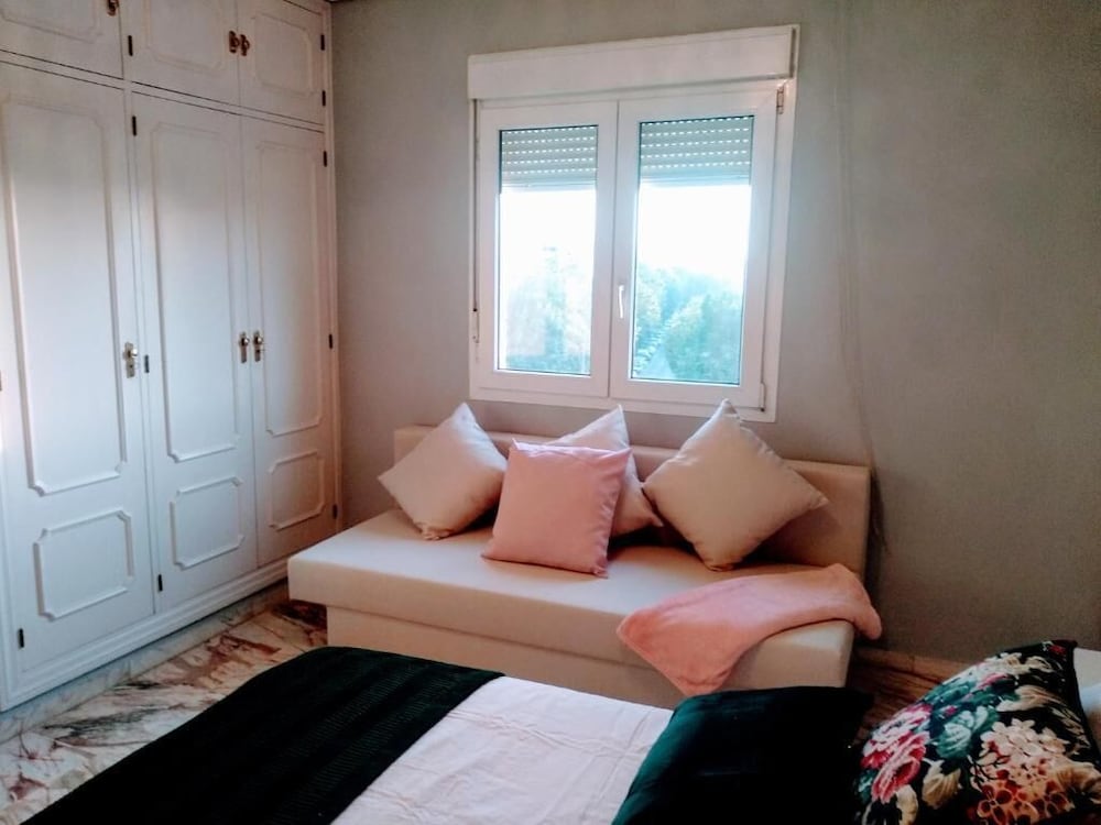 Фото Wish-Suite San Jacinto de Sevilla Apartment