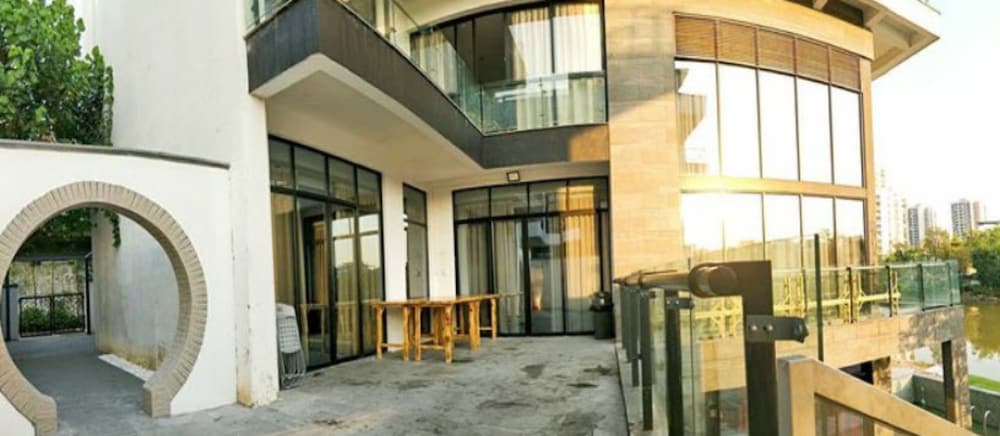 Фото Moon River Villa № 12