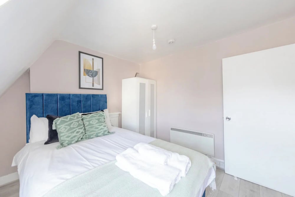 Фото Chic 3bd Flat - 5 Mins to Walthamstow Central!