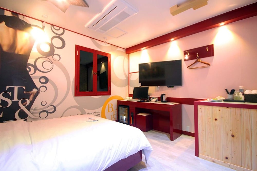 Фото Buan Gyeokpo Some Hotel