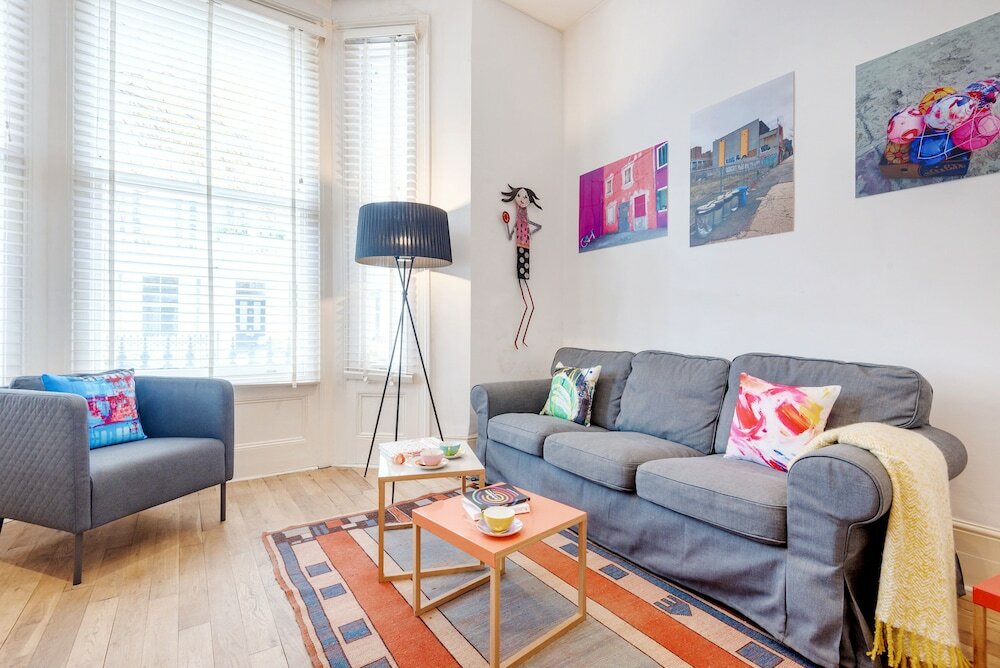 Фото Colourful West Kensington Home Close to Earls Court