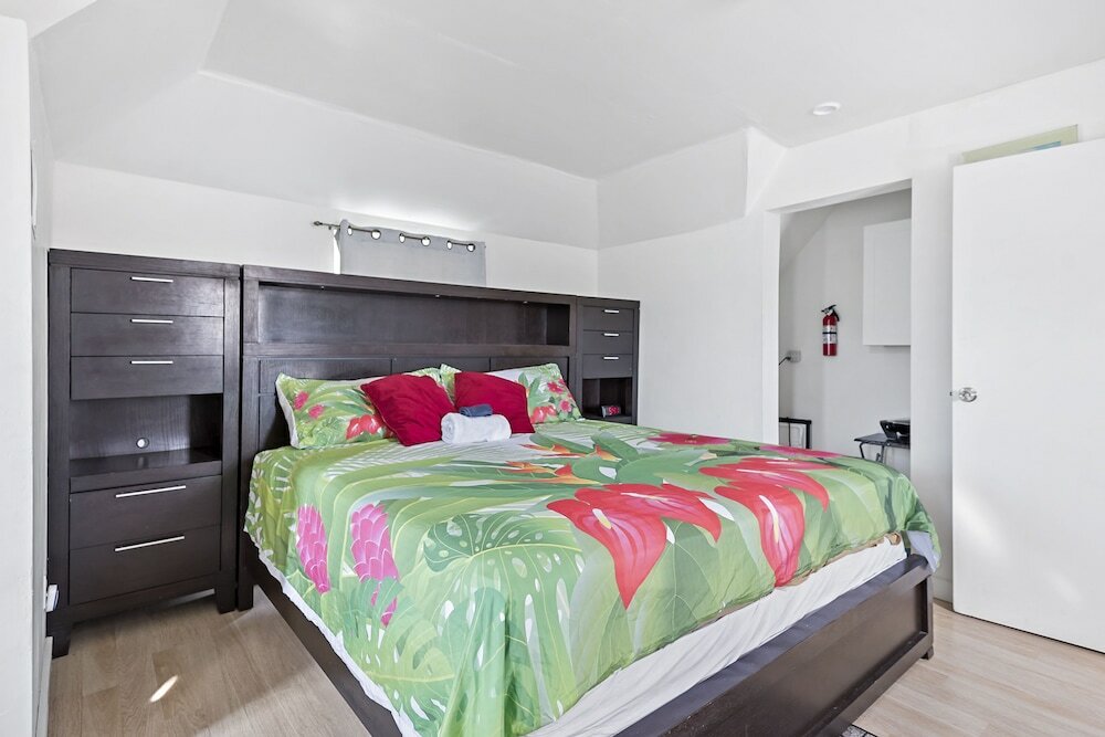 Фото Cocoplum Rest N Hideaway 1