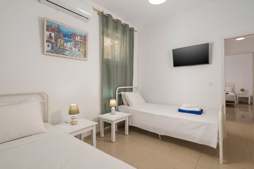 Фото Cap Bleu Seafront Holiday Home