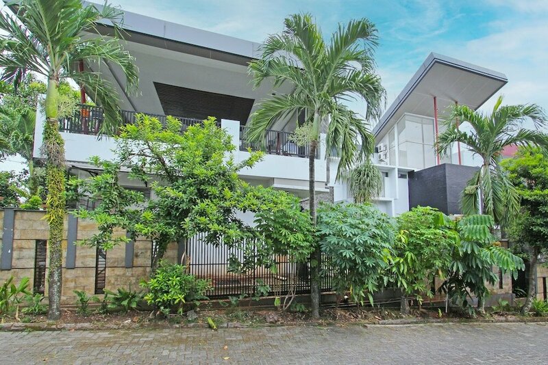 Гостиница Cap. O 91665 D'prof Exclusive Guesthouse