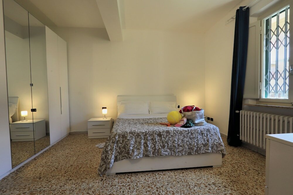 Фото Bed and Parking Cecina Rooms