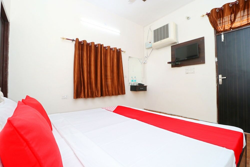 Фото Oyo 37097 Raj Apartments