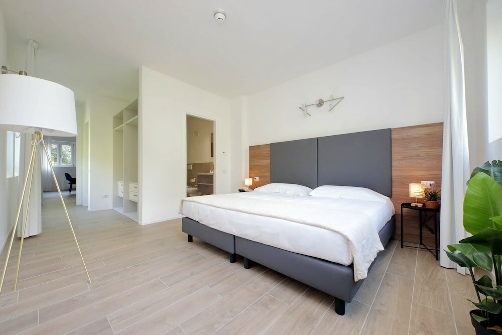 Фото Апарт-отель Siena Hills Apartments