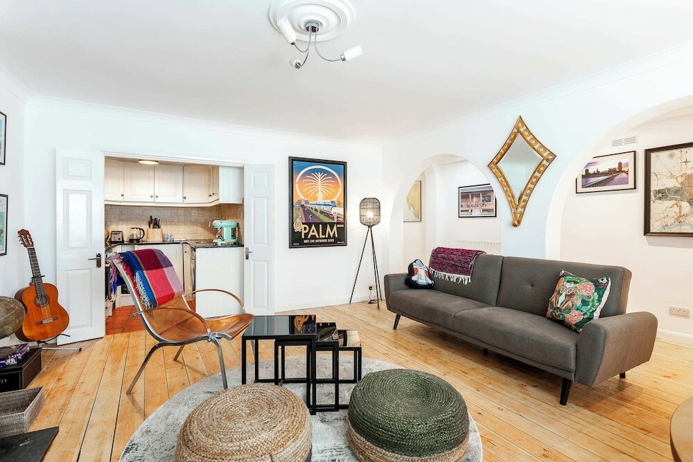 Фото Quaint Fulham Retreat: Cozy 1-bedroom Pied-à-terre