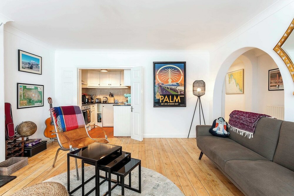 Фото Quaint Fulham Retreat: Cozy 1-bedroom Pied-à-terre