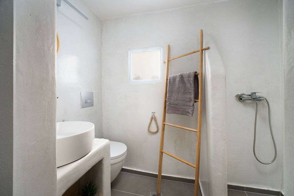 Фото Villa Tholos with Private Jacuzzi