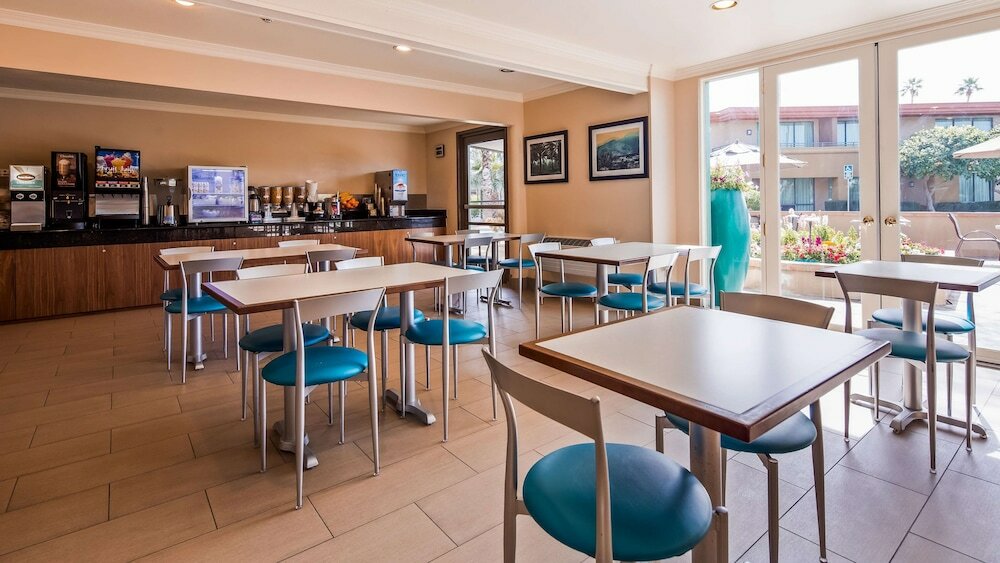 Фото Best Western Date Tree Hotel