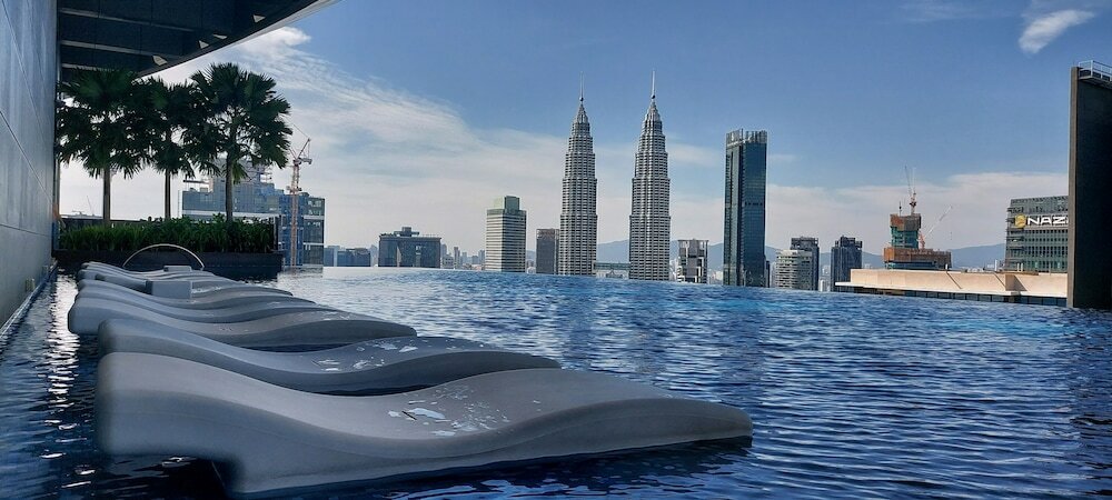 Фото Eaton Klcc Suites by Elite