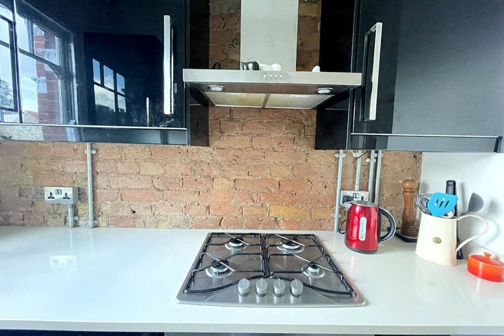 Фото Stylish & Peaceful 1 Bedroom Flat, Clapham!