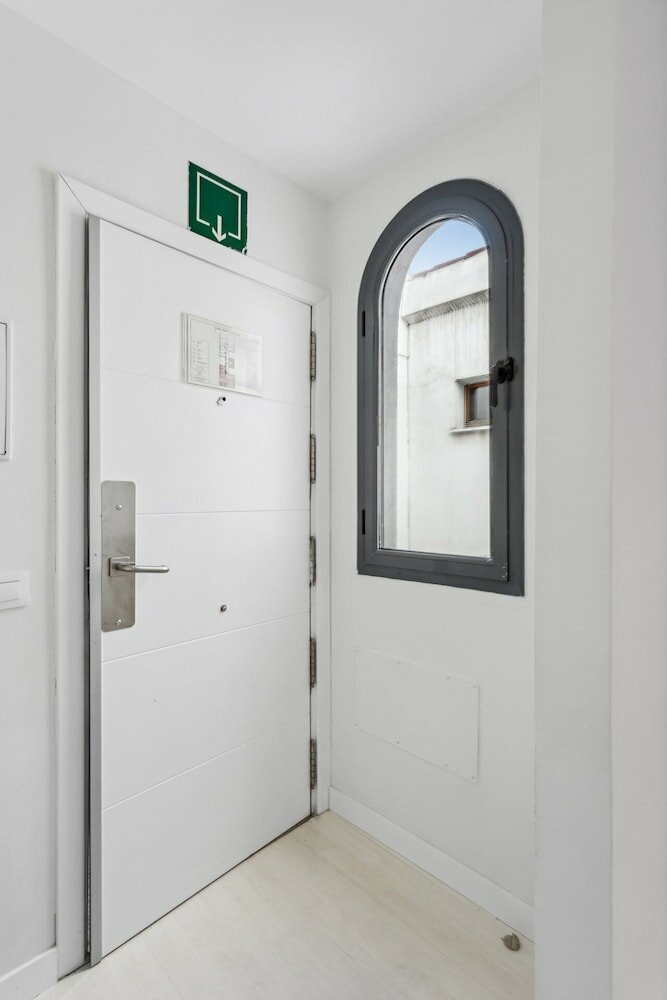 Фото Limehome Madrid Calle de la Paloma