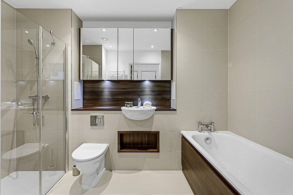 Фото Beautiful Apartment in Surrey Quays