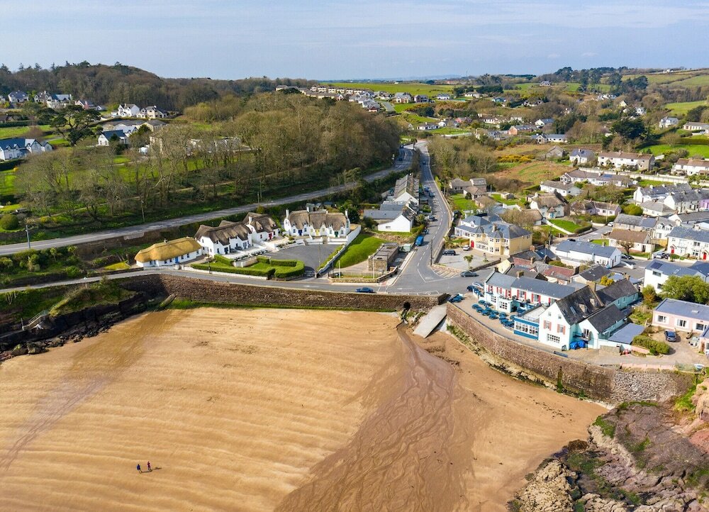 Фото Pine Cove Holiday Home № 11