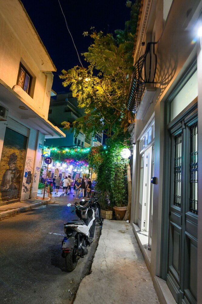 Фото A-13 Belle Athenes - Luxury Rooms at Monastiraki Railway Station