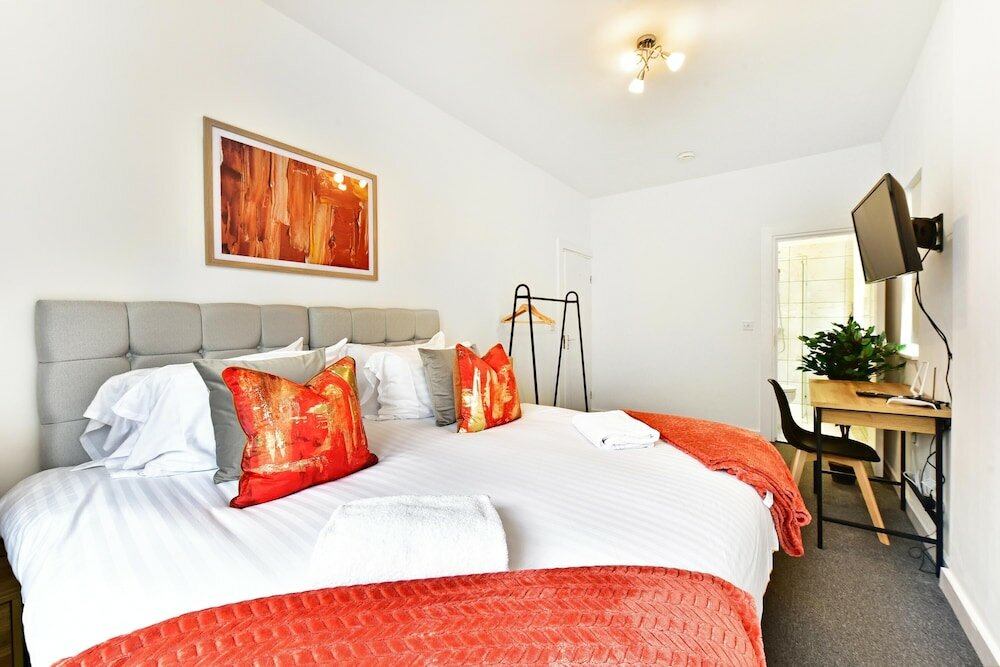 Фото West Ealing Svd Apt. - 2 Bedroom 2 Bath