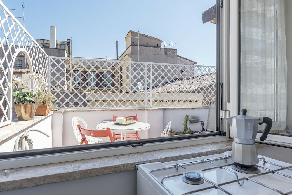 Фото VIA dei Cartari