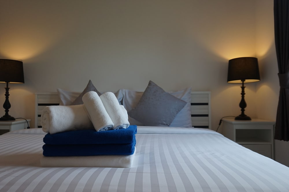 Фото Naiwok Hills