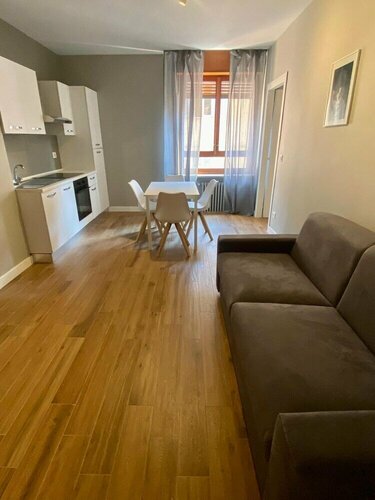 Гостиница Hh Hermoso Housing Asti в Асти