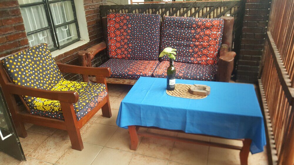 Фото Golden monkey guest house